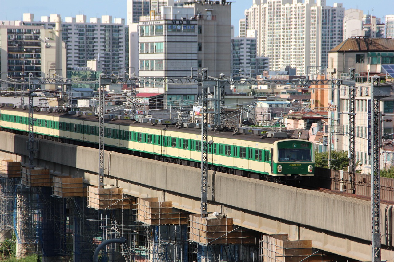 重庆电力局，城市发展的电力引擎